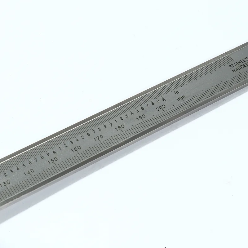 INSIZE เวอร์เนียร์คาลิเปอร์แบบอ่านสเกล ช่วงวัด 0-200 มม. (0-8 นิ้ว) ความละเอียด 0.02 มม. รุ่น 1205-2002S - Image 3